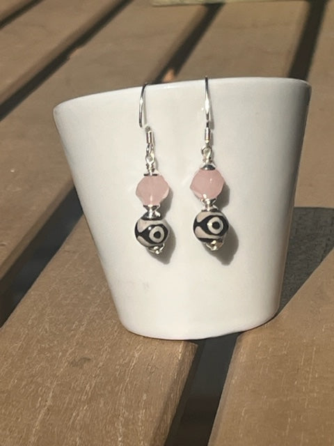 Eyeseu Earrings